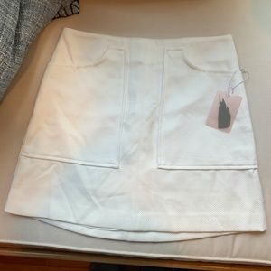 Forever 21 White Pocket Skirt. NWT.